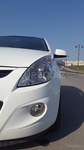 Hyundai i20 2011, 99,000 km - 1.4 l - Bakı