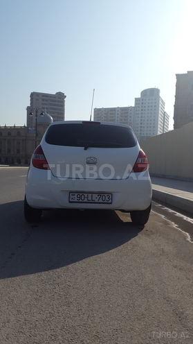 Hyundai i20 2011, 99,000 km - 1.4 l - Bakı