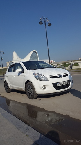 Hyundai i20 2011, 99,000 km - 1.4 l - Bakı