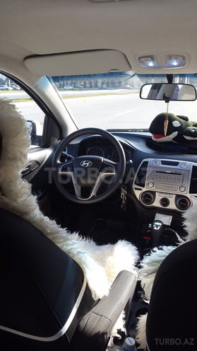 Hyundai i20 2011, 99,000 km - 1.4 l - Bakı