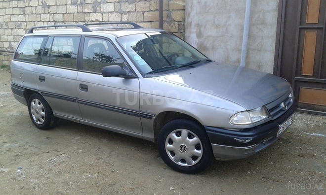Opel Astra 1994, 300,000 km - 1.6 l - Bakı