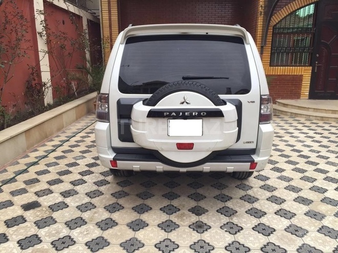 Mitsubishi Pajero 2008, 107,000 km - 3.0 l - Bakı