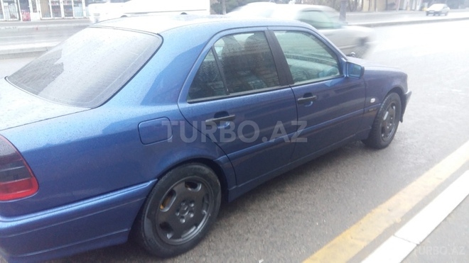 Mercedes C 220 1999, 195,000 km - 2.2 l - Bakı