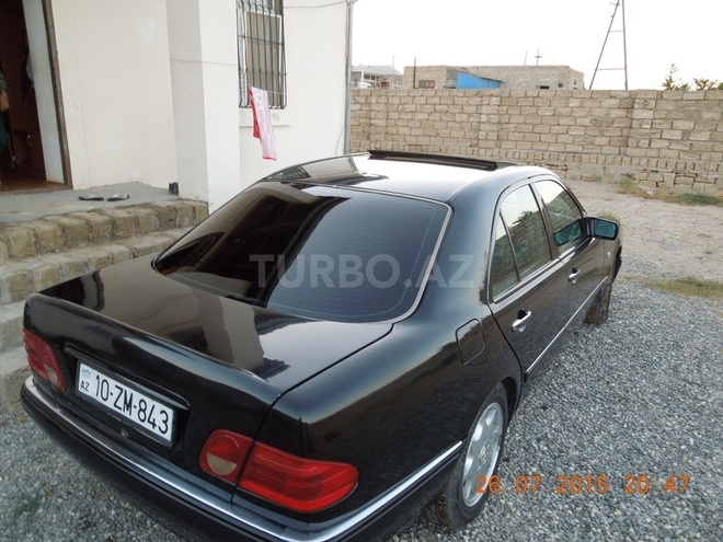 Mercedes E 220 1998, 280,000 km - 2.2 l - Bakı