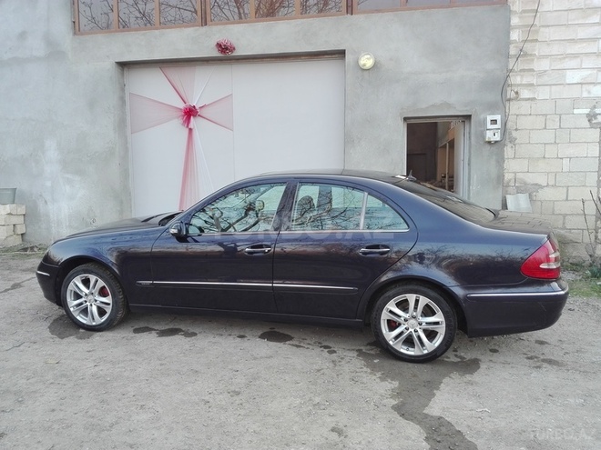 Mercedes E 220 2003, 378,000 km - 2.2 l - Şəmkir