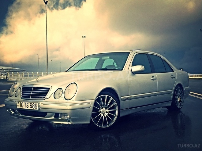Mercedes E 240 2000, 315,000 km - 2.4 л - Bakı