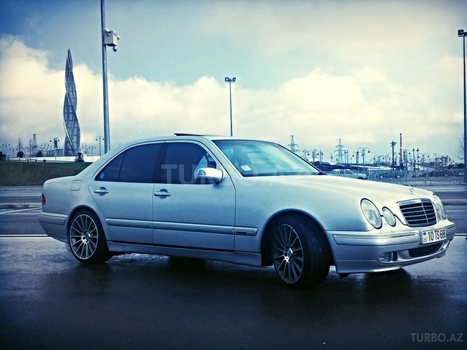 Mercedes E 240 2000, 315,000 km - 2.4 л - Bakı