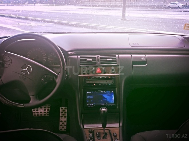 Mercedes E 240 2000, 315,000 km - 2.4 л - Bakı