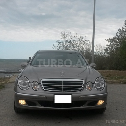 Mercedes E 320 2003, 201,000 km - 3.2 l - Bakı