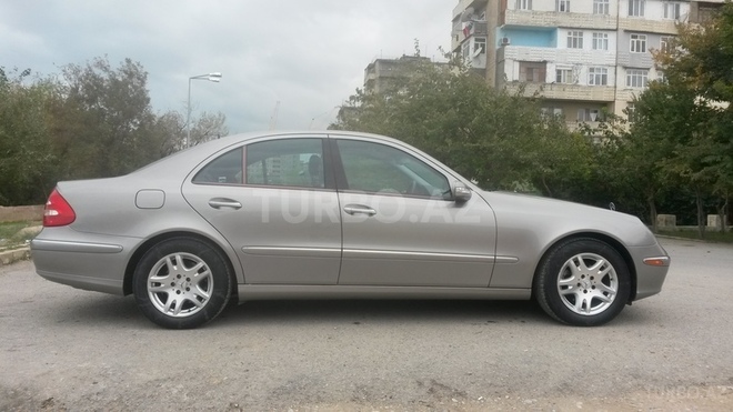 Mercedes E 320 2003, 201,000 km - 3.2 l - Bakı
