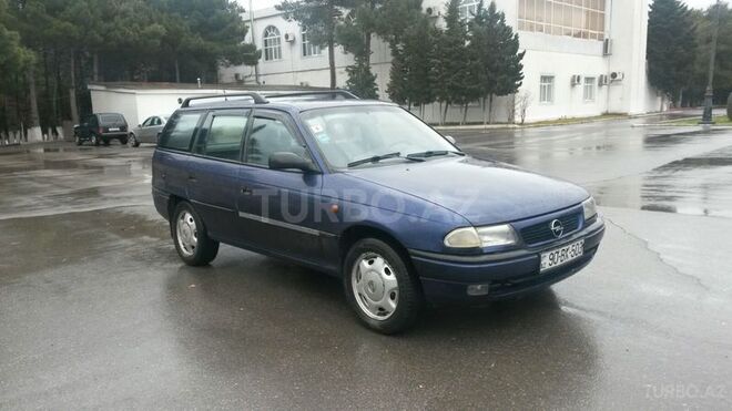 Opel Astra 1995, 280,000 km - 1.6 l - Sumqayıt
