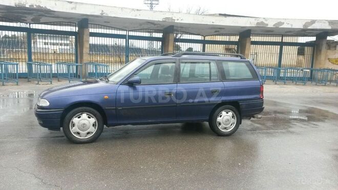 Opel Astra 1995, 280,000 km - 1.6 l - Sumqayıt