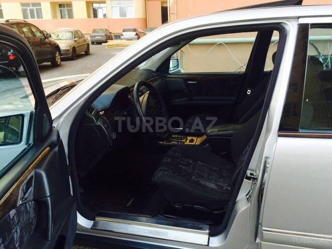 Mercedes E 240 1999, 213,041 km - 2.4 l - Balakən