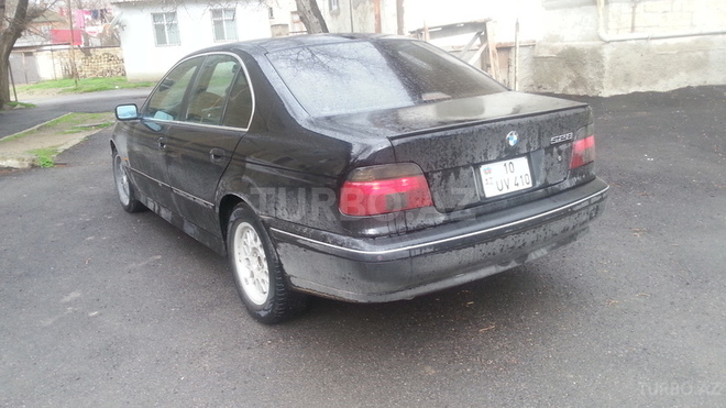 BMW 528 1999, 280,000 km - 2.8 l - Sumqayıt