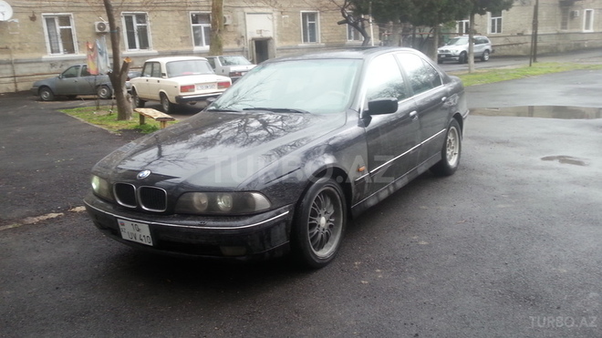 BMW 528 1999, 280,000 km - 2.8 l - Sumqayıt