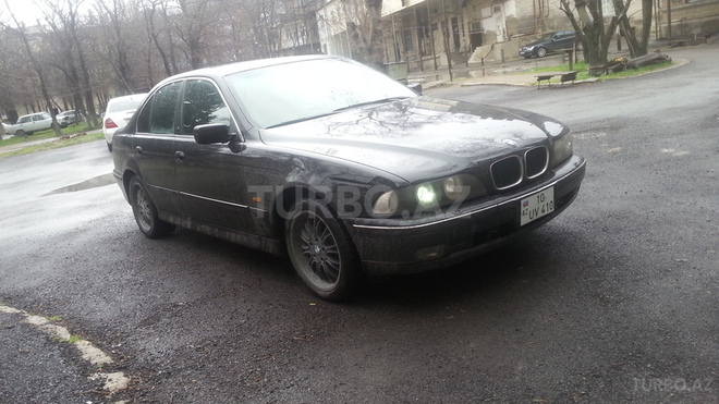 BMW 528 1999, 280,000 km - 2.8 l - Sumqayıt