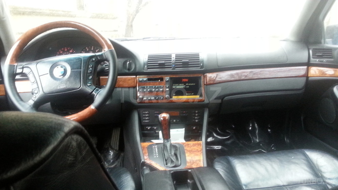 BMW 528 1999, 280,000 km - 2.8 l - Sumqayıt