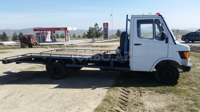 Mercedes  1995, 714,027 km - 2.9 l - Qobustan