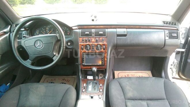 Mercedes E 230 1996, 270,000 km - 2.3 l - Masallı