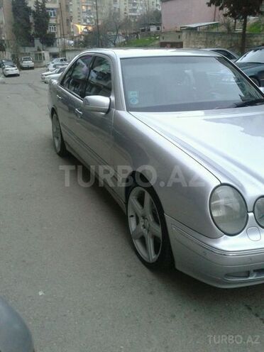Mercedes E 220 2000, 210,000 km - 2.2 л - Bakı