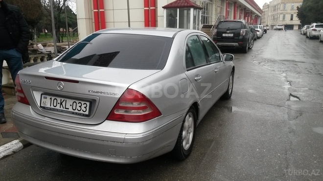 Mercedes C 200 2001, 261,000 km - 2.0 l - Bakı