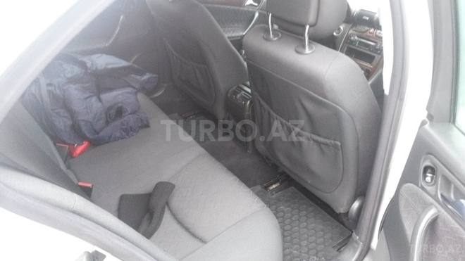 Mercedes C 200 2001, 261,000 km - 2.0 l - Bakı