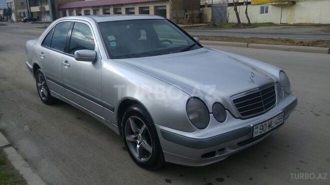 Mercedes E 220 2001, 390,000 km - 2.2 l - Sumqayıt