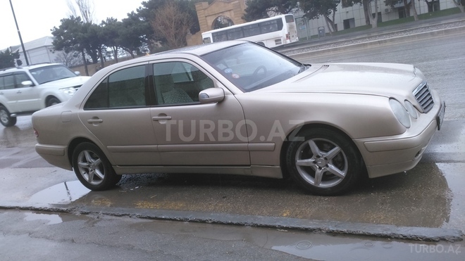 Mercedes E 240 1999, 342,000 km - 2.4 l - Bakı