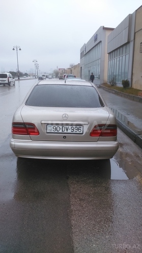Mercedes E 240 1999, 342,000 km - 2.4 l - Bakı