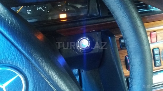 Mercedes E 220 1995, 235,000 km - 2.2 l - Bakı