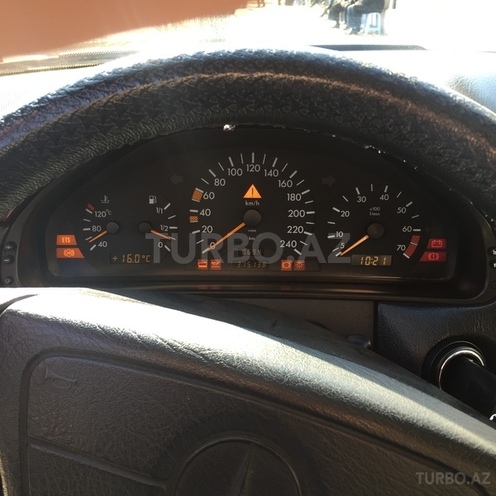 Mercedes E 230 1996, 315,000 km - 2.3 l - Astara