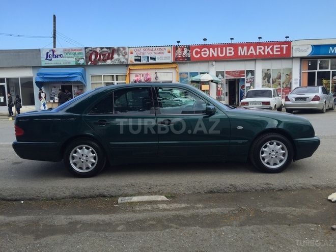 Mercedes E 230 1996, 315,000 km - 2.3 l - Astara