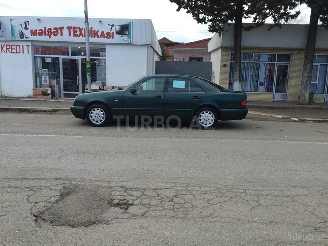 Mercedes E 230 1996, 315,000 km - 2.3 l - Astara