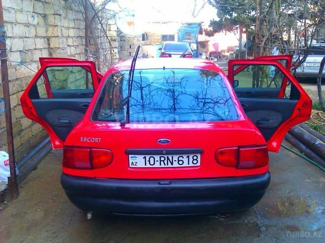 Ford Escort 1998, 100,000 km - 1.4 l - Bakı