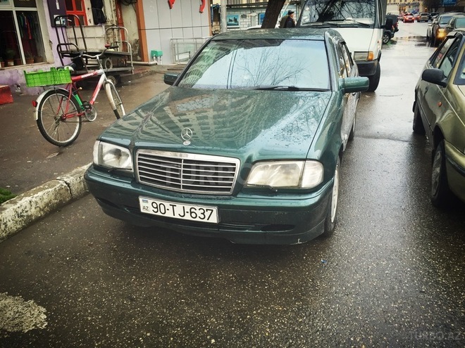 Mercedes C 220 1999, 235,000 km - 2.2 l - Bakı