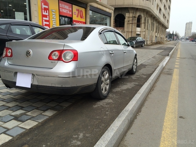 Volkswagen Passat 2006, 200,000 km - 2.0 l - Bakı