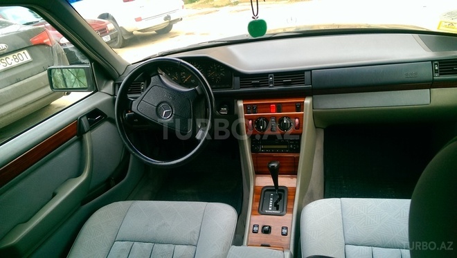 Mercedes E 250 1994, 545,600 km - 2.5 l - Bakı