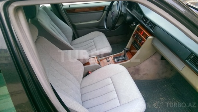 Mercedes E 250 1994, 545,600 km - 2.5 l - Bakı