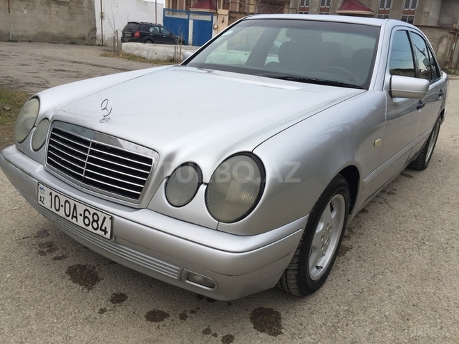 Mercedes E 220 1996, 146,000 km - 2.2 l - Sumqayıt