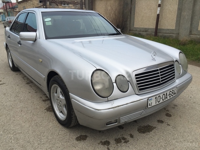Mercedes E 220 1996, 146,000 km - 2.2 l - Sumqayıt