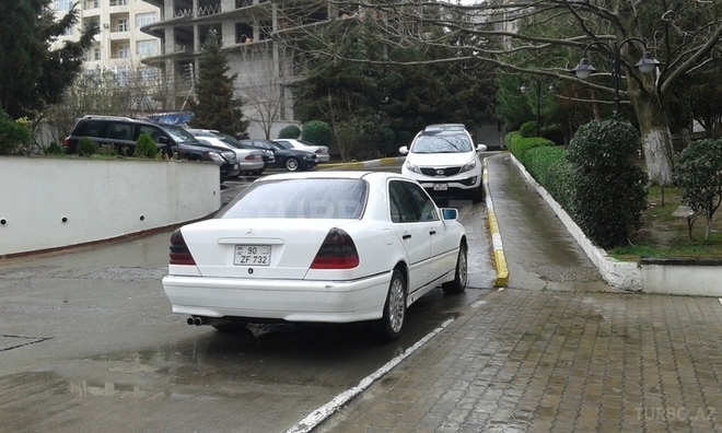 Mercedes C 230 1997, 315,400 km - 0.3 l - Bakı