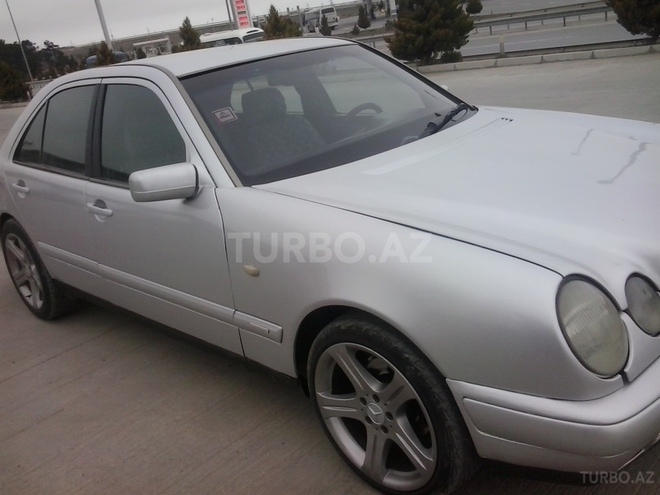 Mercedes E 230 1995, 295,000 km - 2.3 l - Sumqayıt