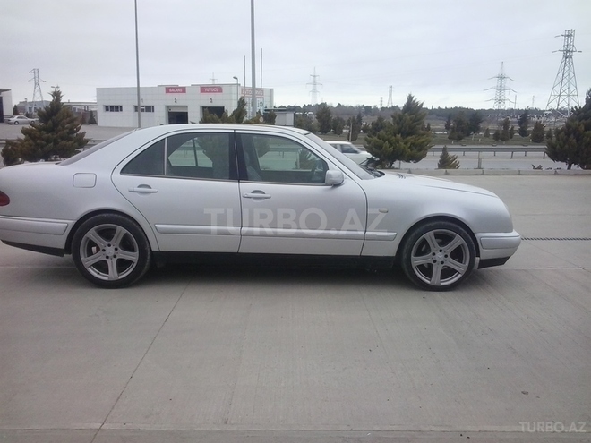 Mercedes E 230 1995, 295,000 km - 2.3 l - Sumqayıt