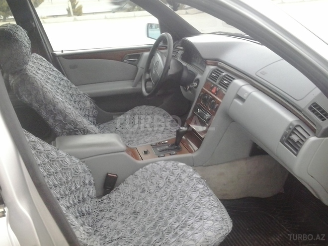 Mercedes E 230 1995, 295,000 km - 2.3 l - Sumqayıt