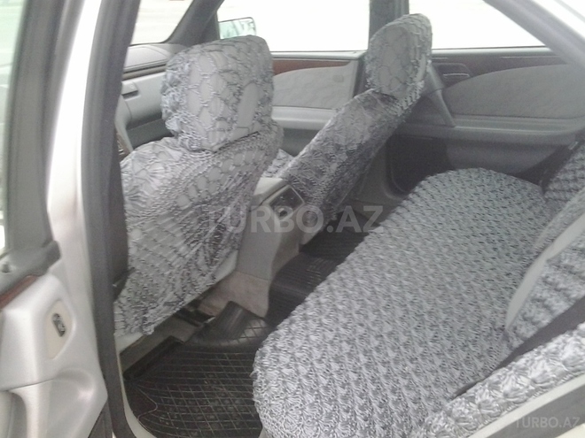 Mercedes E 230 1995, 295,000 km - 2.3 l - Sumqayıt