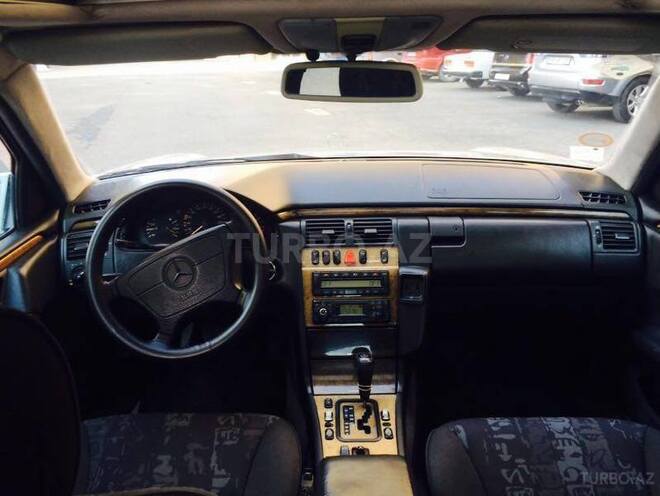 Mercedes E 240 2000, 212,041 km - 2.4 l - Bakı