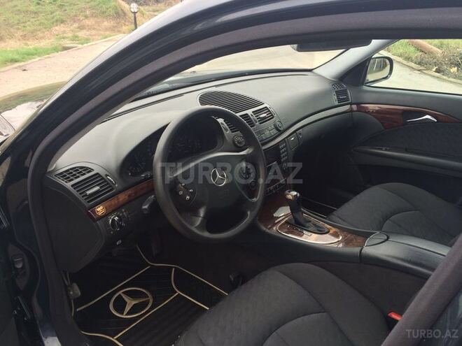Mercedes E 220 2002, 189,000 km - 2.2 л - Bakı