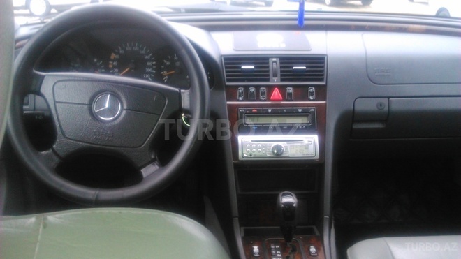 Mercedes C 220 1999, 295,000 km - 2.2 l - Sumqayıt