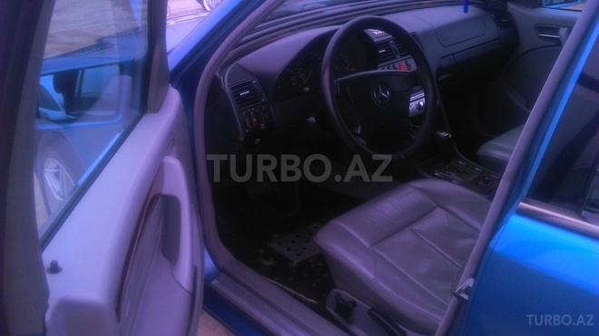 Mercedes C 220 1999, 295,000 km - 2.2 l - Sumqayıt