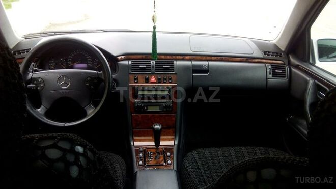 Mercedes E 280 2000, 174,000 km - 2.8 l - Saatlı